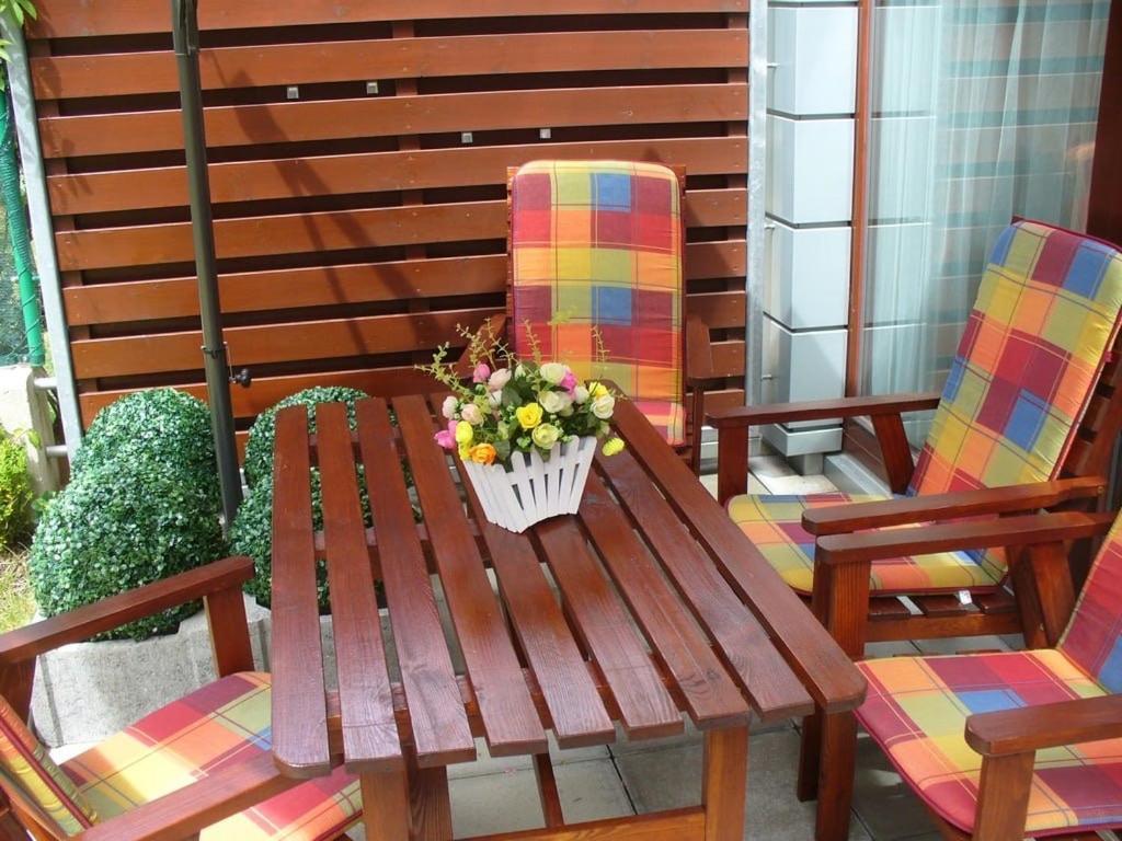 Garden Apartment With Garage In Central 프라하 외부 사진